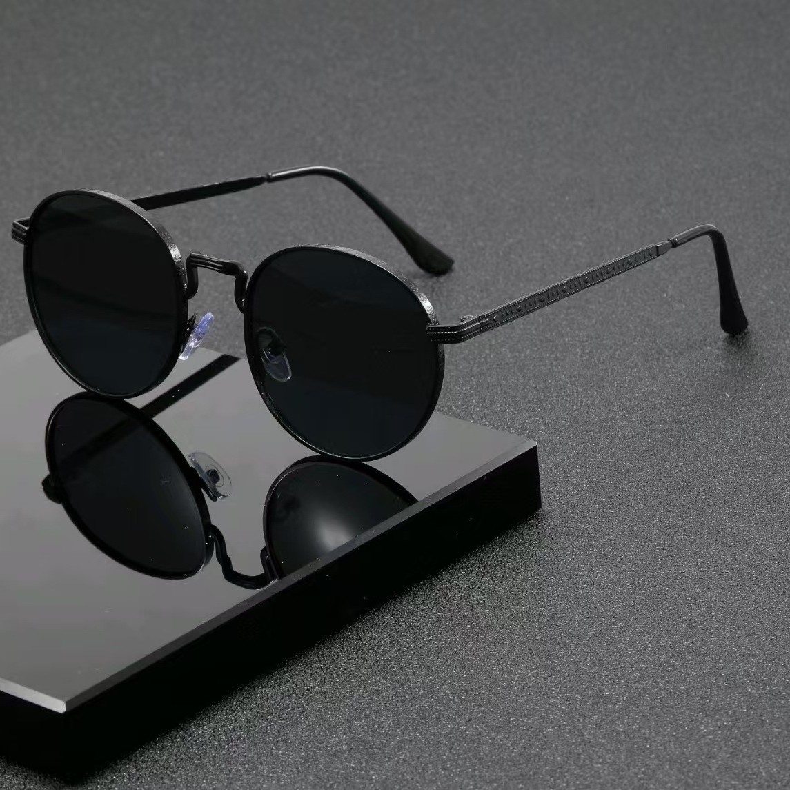 Women Accessories Trending - Occhiali da Sole Rotondi Classici alla