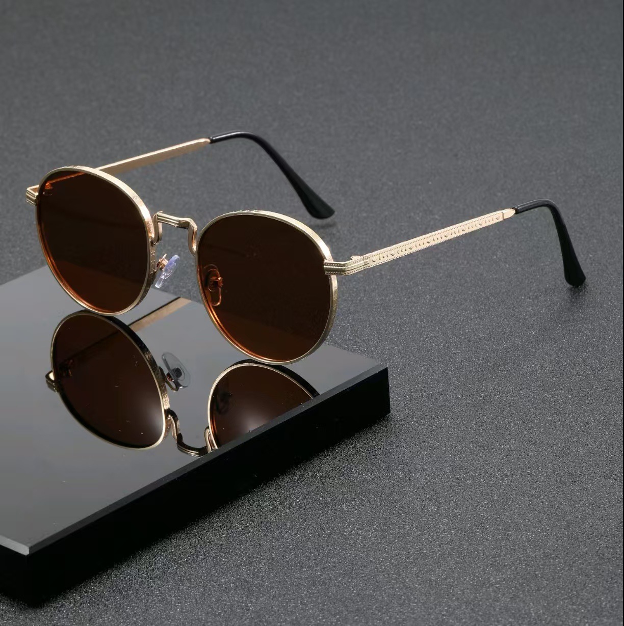 Occhiali da Sole Rotondi Class - Women Accessories Trending recensione e prezzo